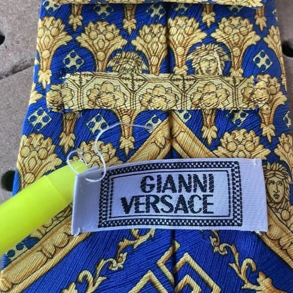 Versace Neck Tie Men Gold Baroque Medusa AOP Silk Gianni Handmade Italy RARE
